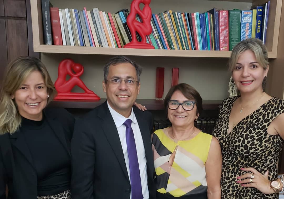 Mirocem Júnior inicia campanha para o quinto do TRT dialogando com advogadas em