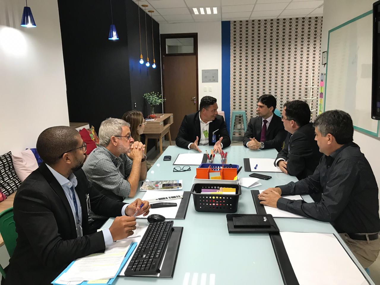 Diretor da Escola da Assembleia visita JFRN e conhece projeto Residência em TI