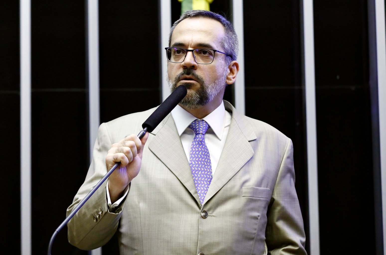 (AO VIVO) Ministro da Educação explica cortes de recursos na Câmara; assista