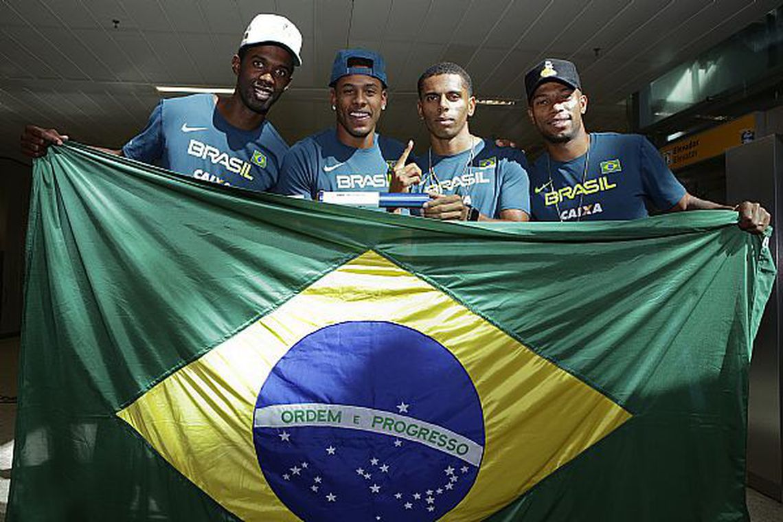 Campeões mundiais do 4x100m são convocados para Universíade