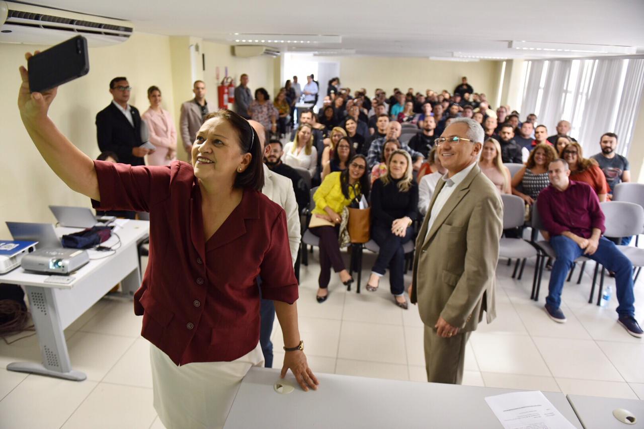 Fátima Bezerra quer "saúde, educação e direito ao trabalho" para presos no RN