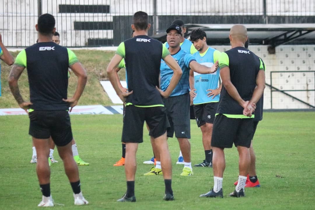 Sérgio Soares chega e já comanda treino do ABC