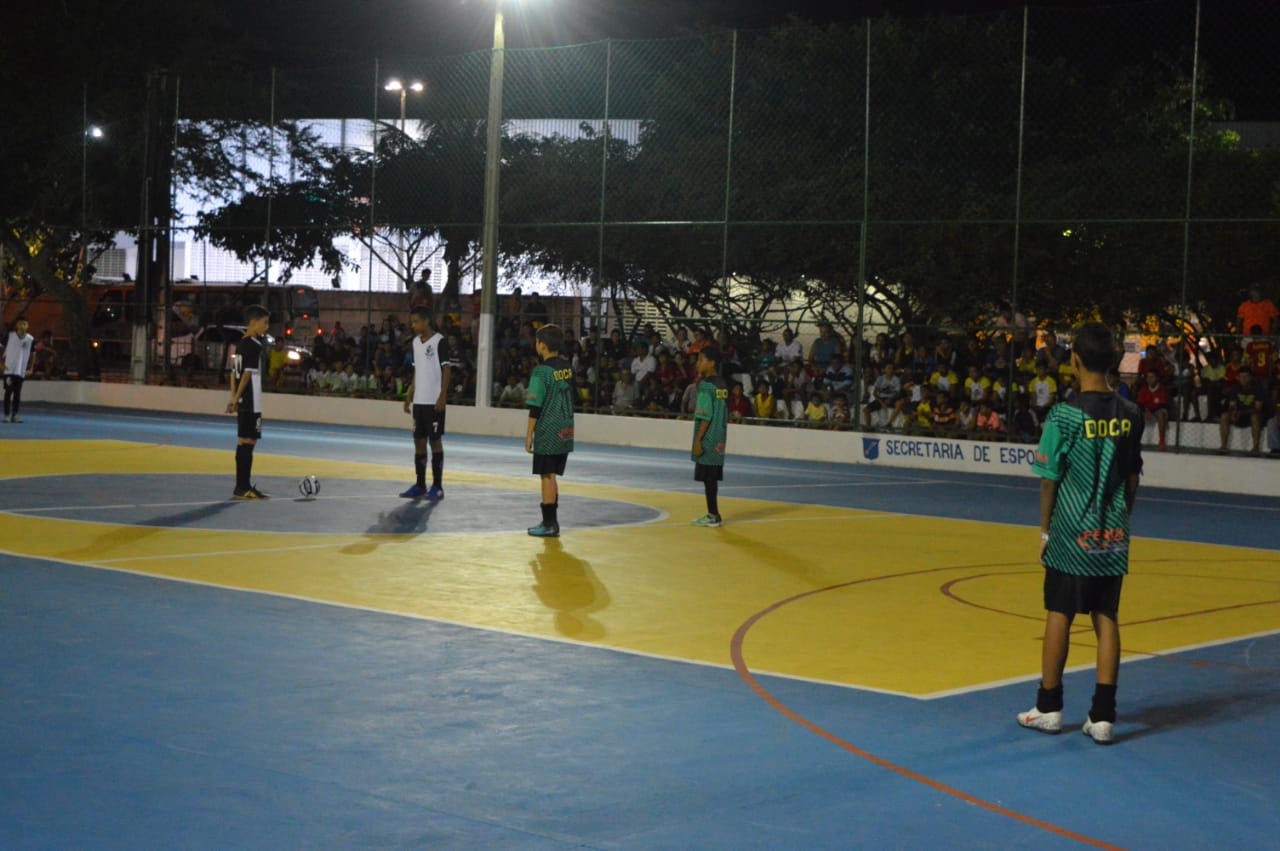 Álvaro Dias entrega 40ª quadra reformada e abre a Copa Natal Sub-13 de Futsal