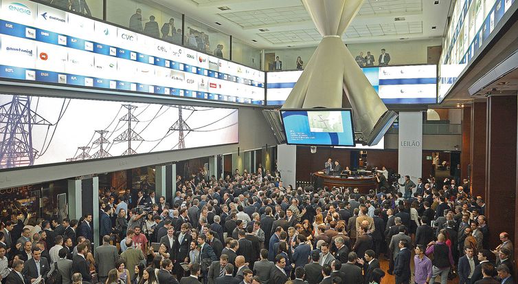 Bolsa de Valores atinge 1 milhão de investidores pessoa física