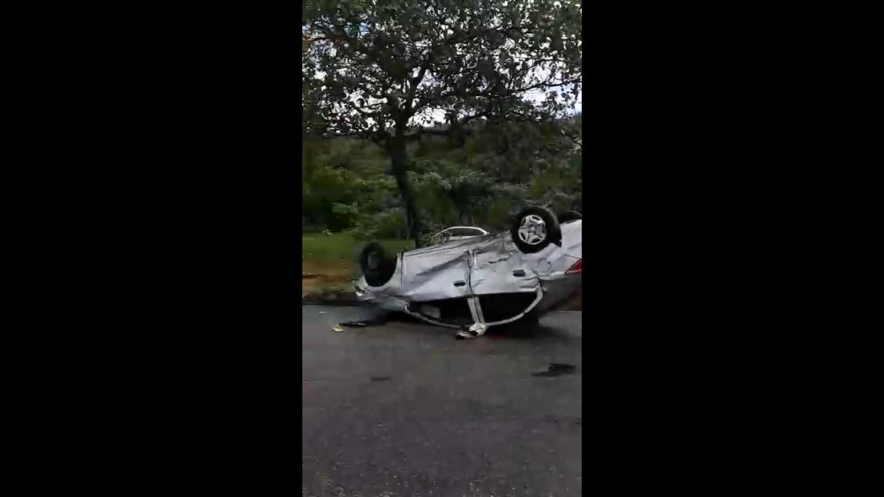 (VÍDEO) Carros ficam destruídos após acidente que matou professora do Salesiano