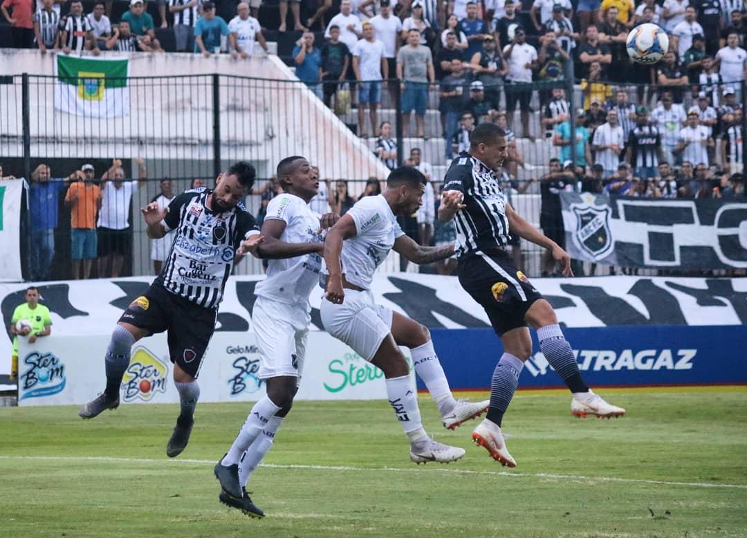 ABC perde em casa e de virada na estreia do novo técnico
