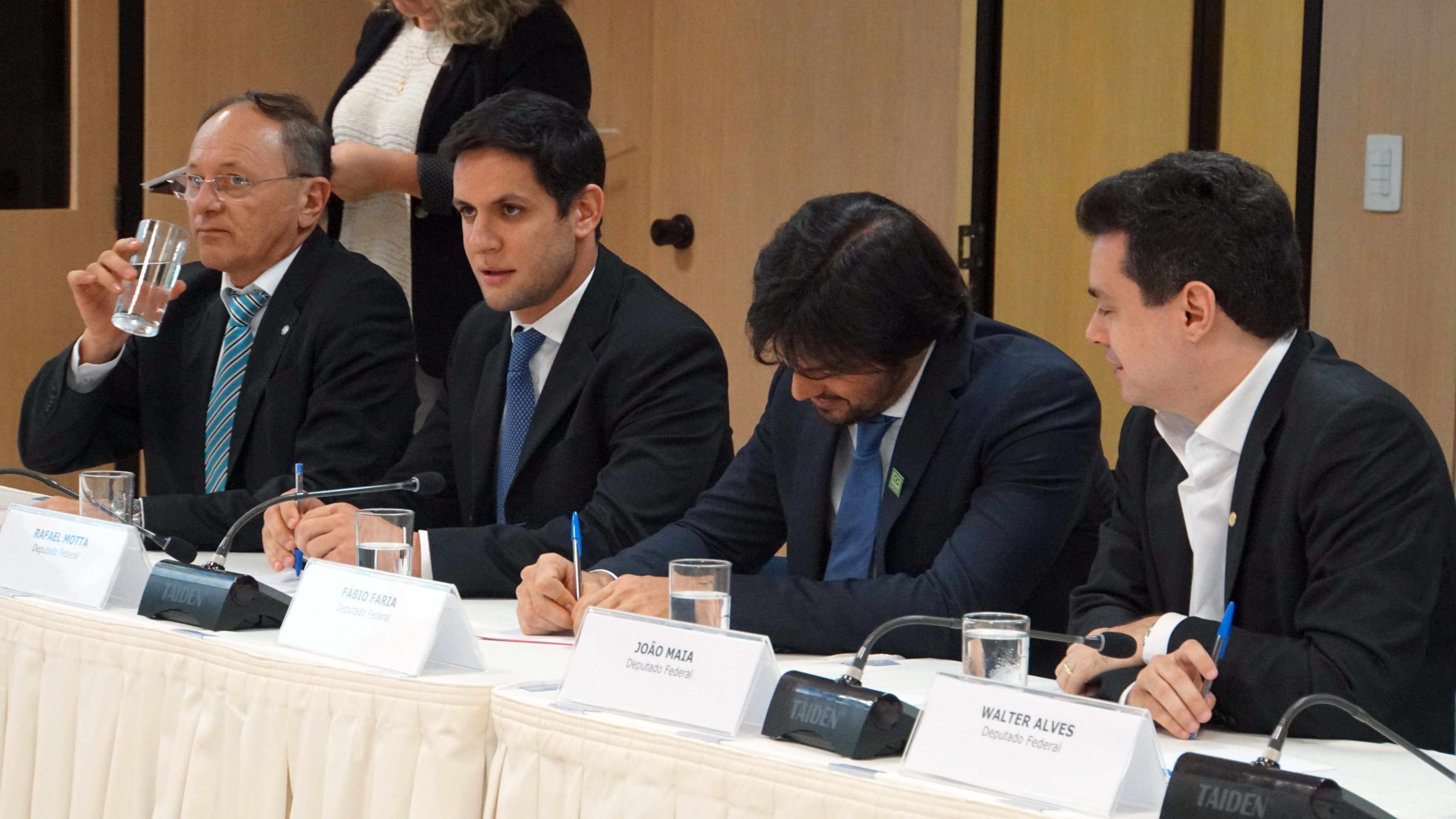 Deputado do RN diz a ministro que cortes não podem depender da Nova Previdência