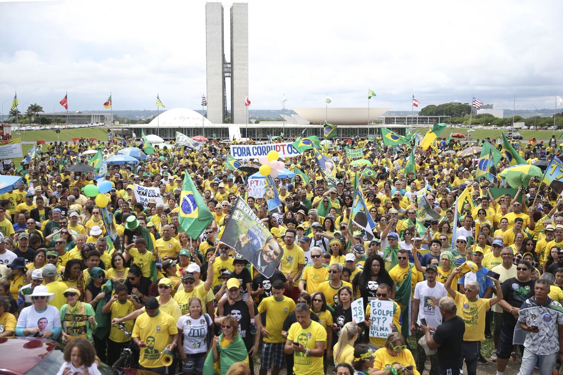 Bolsonaro não participará de atos pró-governo, diz porta-voz
