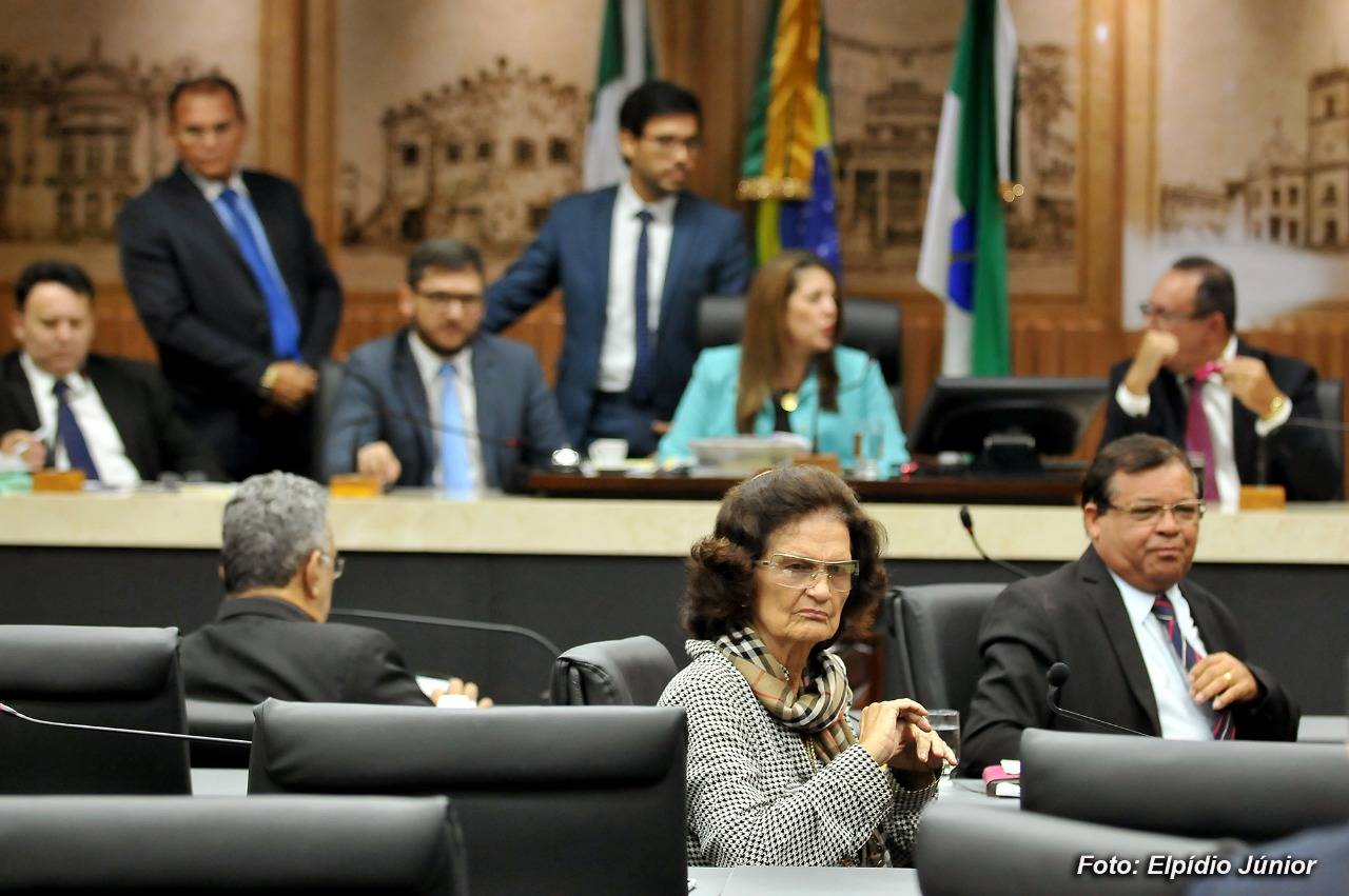 Vereadores aprovam projeto que beneficia educadores infantis