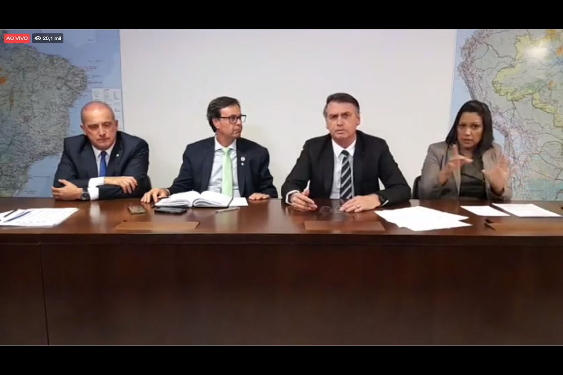 Bolsonaro diz que Câmara votará porte de arma para produtor rural