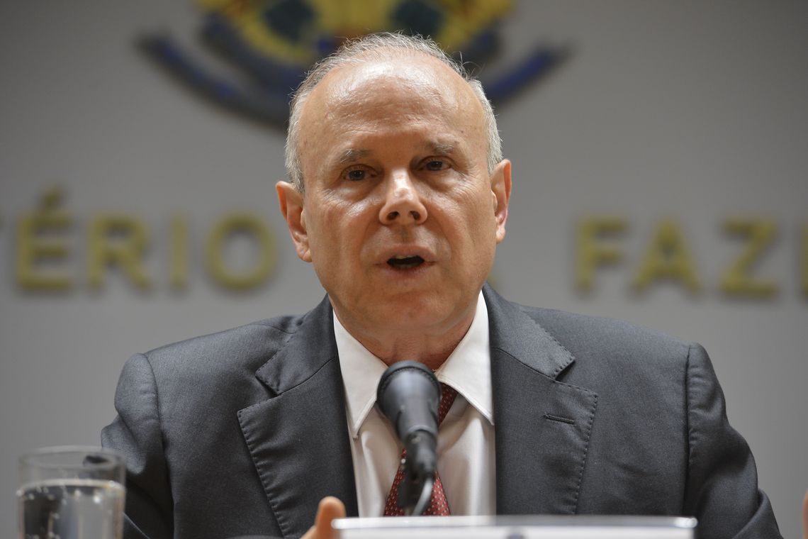 Ex-ministro de Lula e Dilma vira réu por fraudes de R$ 8 bilhões no BNDES