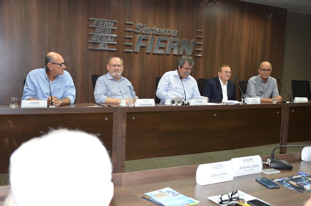 Governo e Fiern discutem projetos para novo porto, ferrovia e metrô no RN