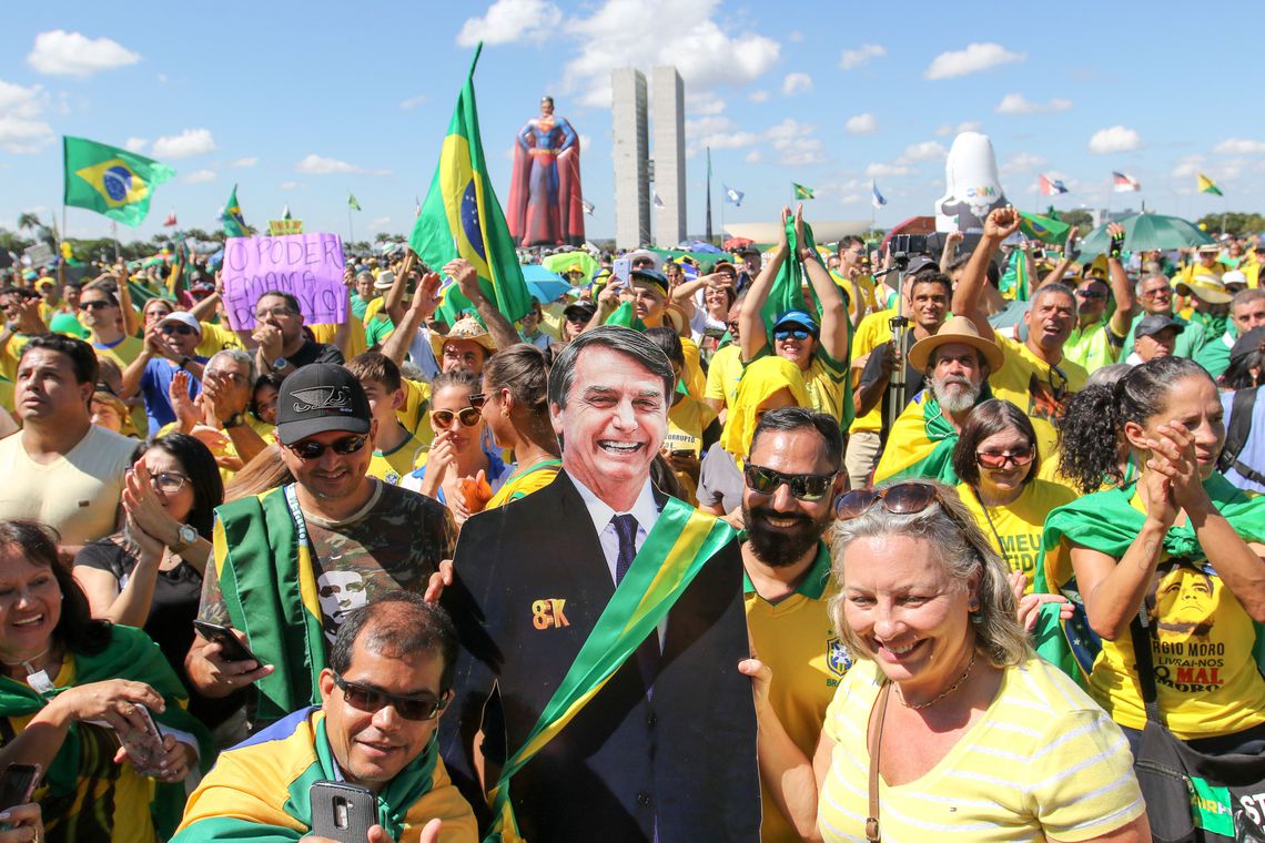 Atos em apoio ao governo Bolsonaro ocorrem em várias cidades do país