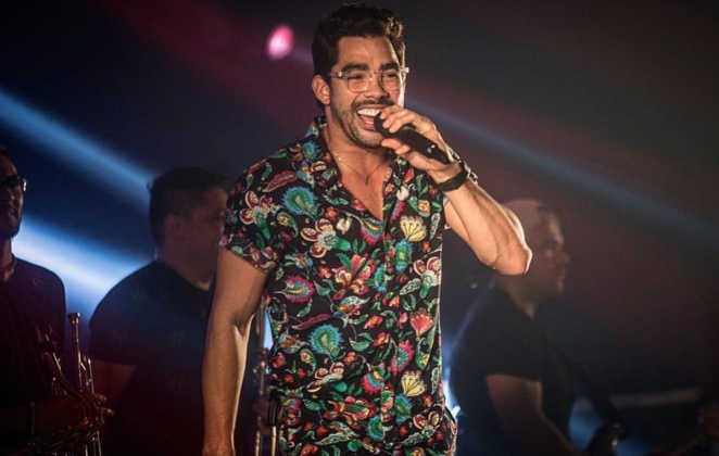 Cantor Gabriel Diniz morre em queda de avião em Sergipe