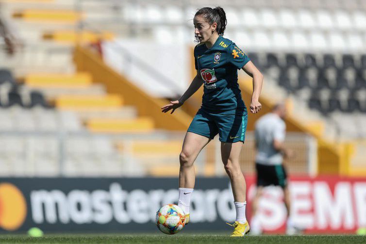 Luana comemora convocação para a Copa do Mundo na França