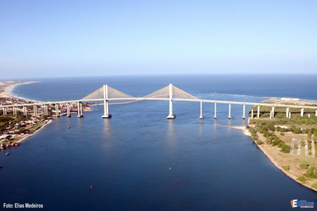 Governo quer R$ 2,8 milhões para evitar suicídios na ponte Newton Navarro