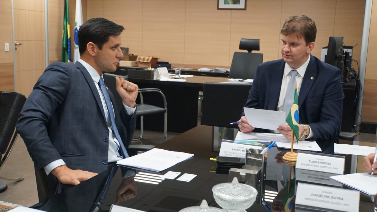 Ministro garante recursos para adaptação da ponte Newton Navarro