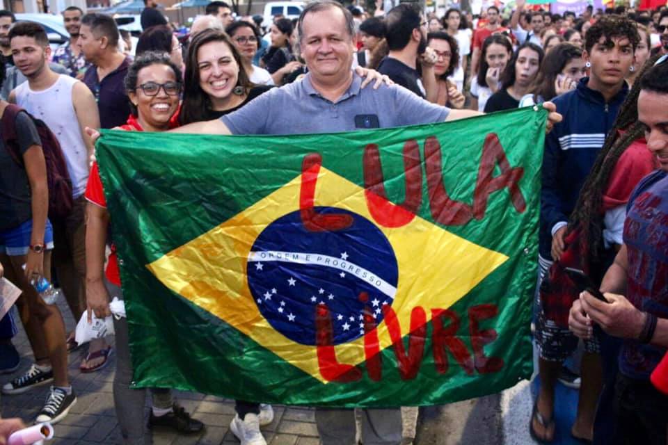 Deputada do RN confirma: protestos nas ruas também é por "Lula Livre"