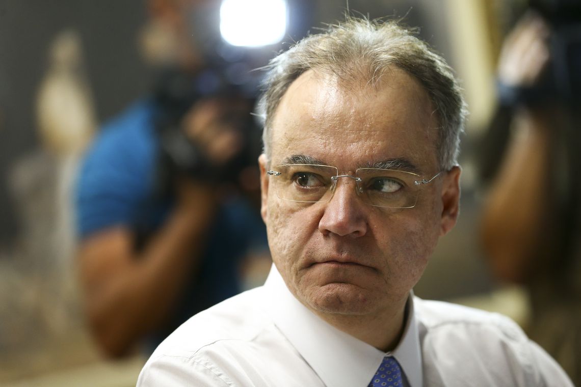 Relator defende debate sobre previdência de estados e municípios