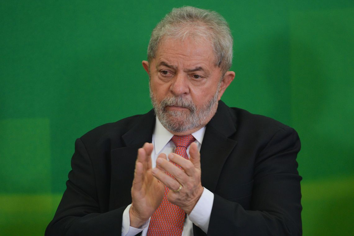 MPF diz que Lula pode passar ao regime semiaberto