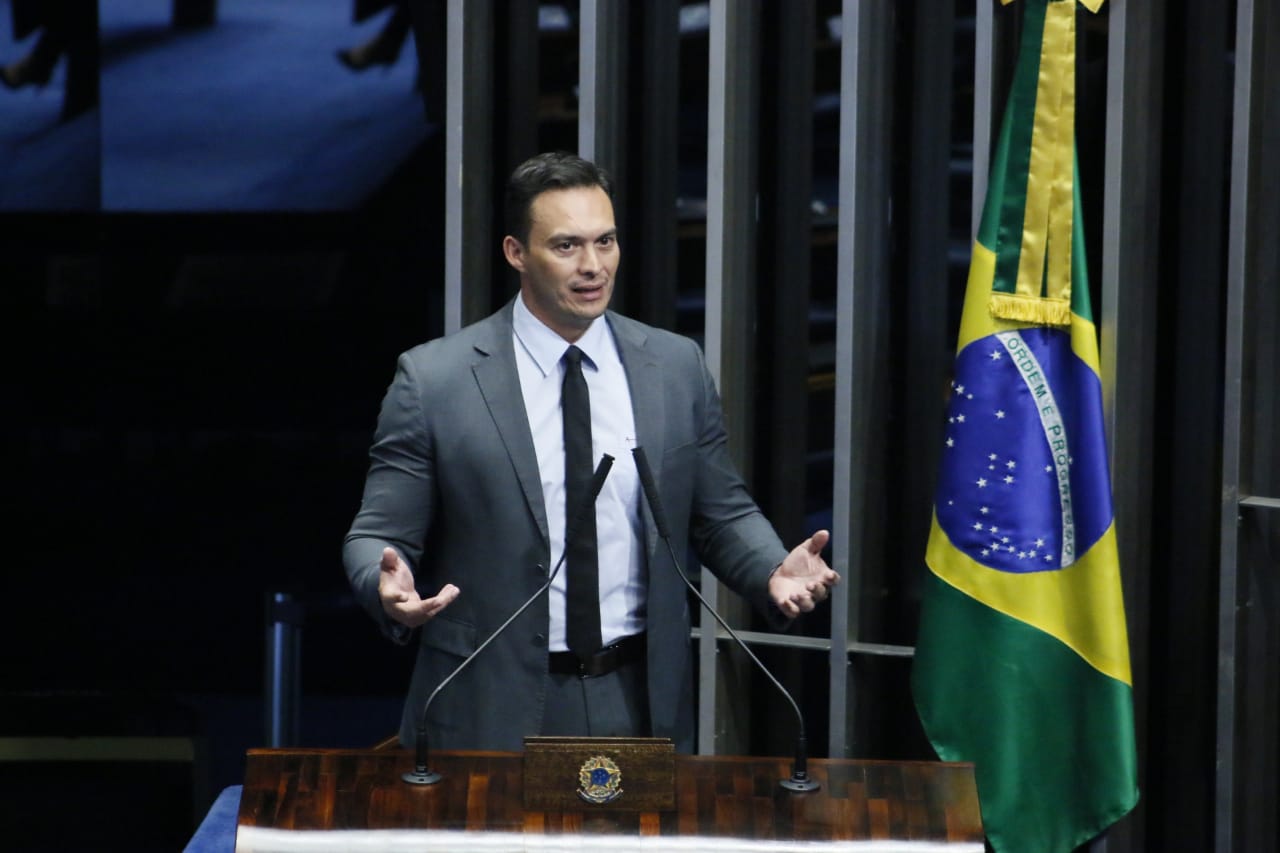 PL de Styvenson prevê indenização a empresas vítimas de danos morais