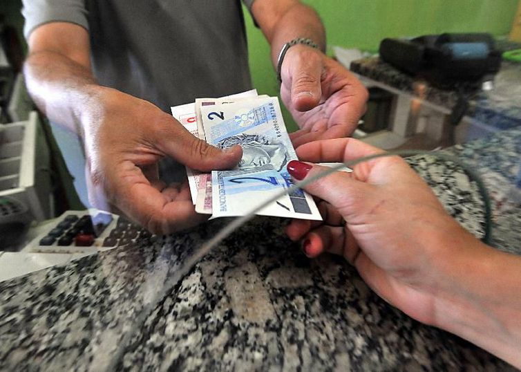 Receita abre na segunda-feira consulta a primeiro lote de restituição do IRPF