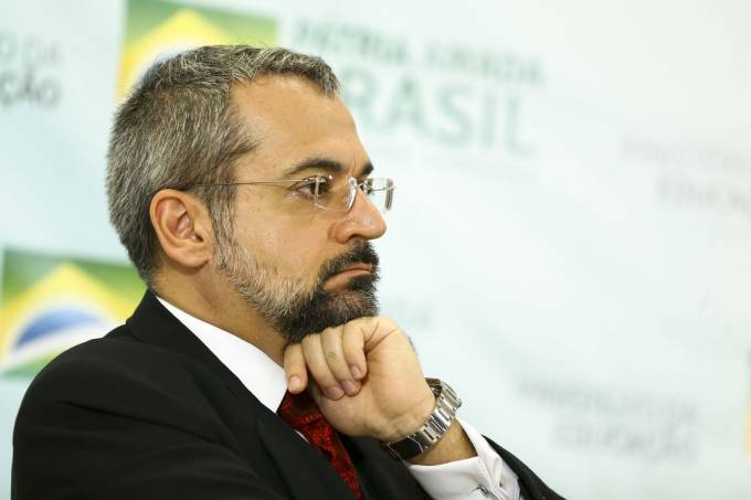 MEC e AGU não são notificados sobre suspensão de cortes em Universidades