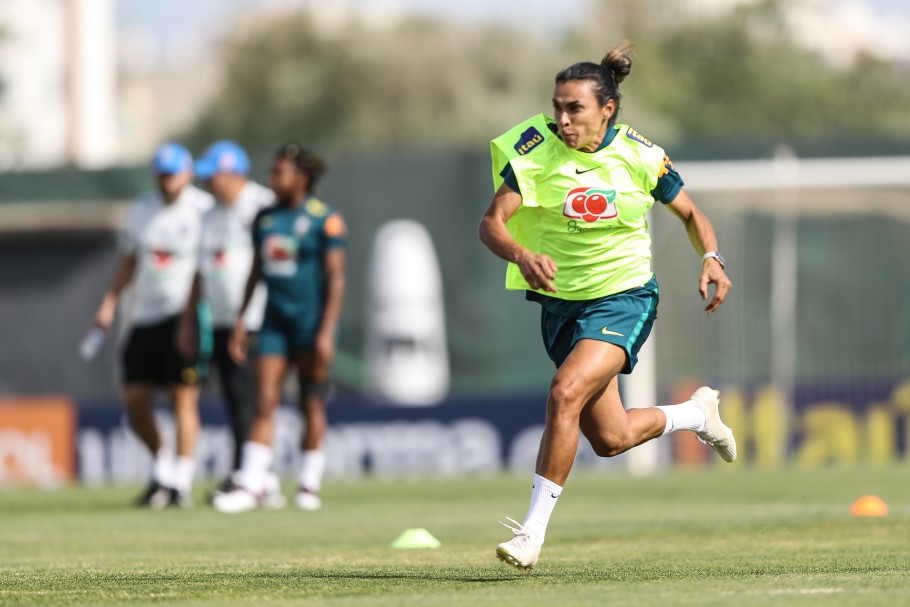 Marta está fora da estreia do Brasil na Copa do Mundo na França