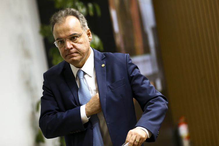 Relator da reforma da Previdência reúne-se com equipe do governo