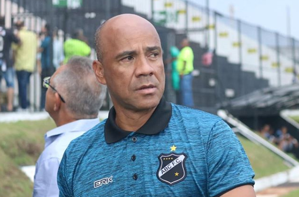 Sérgio Soares não é mais o treinador do ABC
