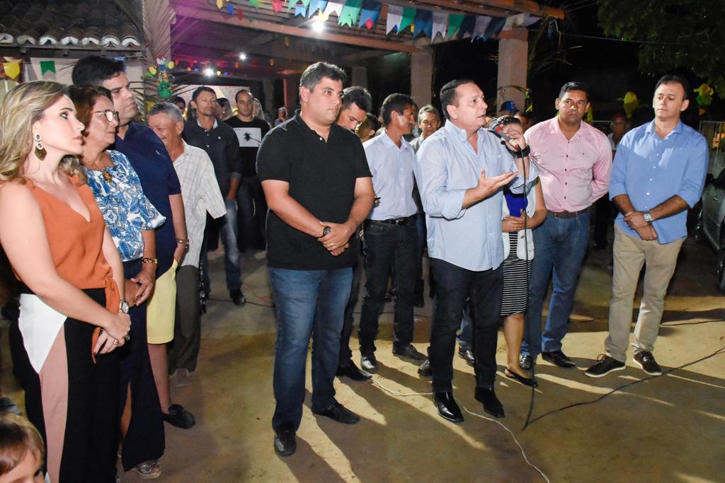 Ezequiel parabeniza prefeito de Poço Branco celebrando ações para o município