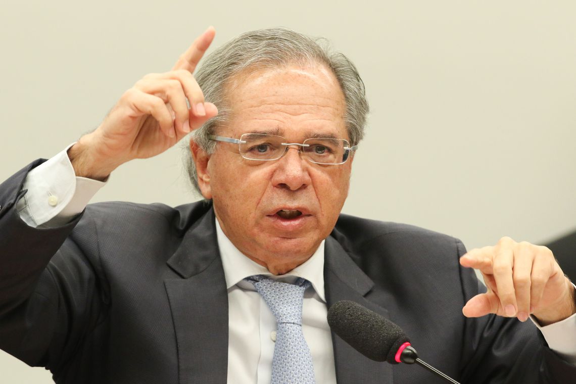 Divulgação de mensagens pretende paralisar reformas, diz Guedes