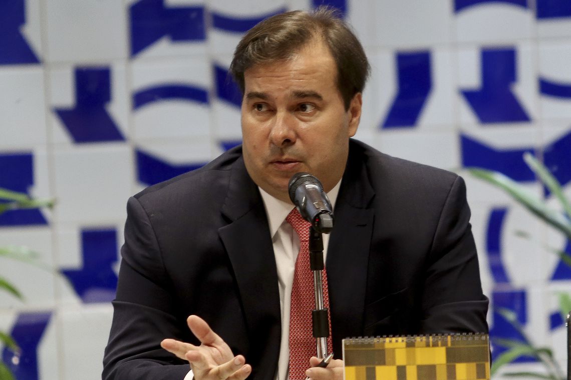 Estados e municípios serão excluídos da Nova Previdência, diz Rodrigo Maia