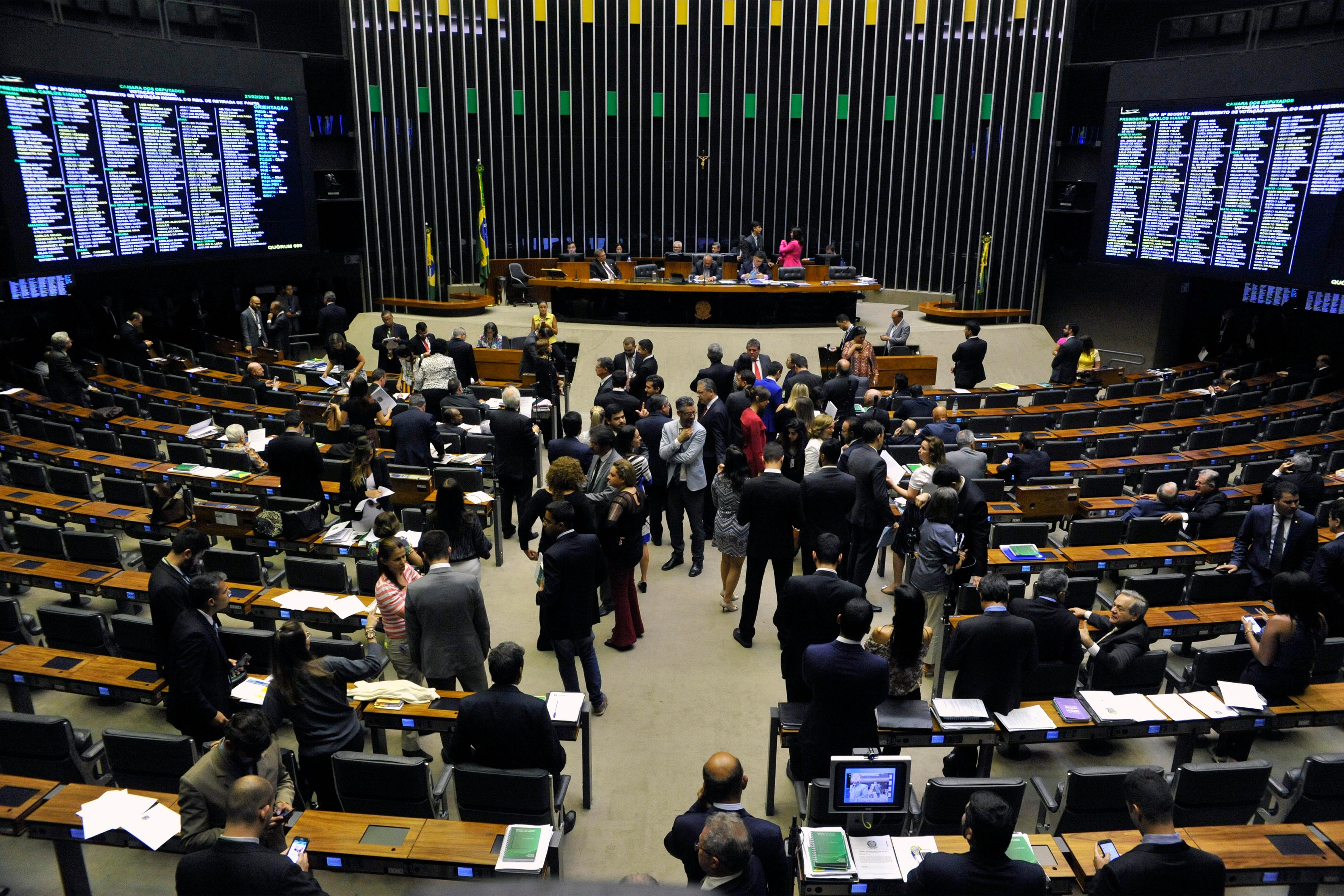 PT lidera entre partidos com mais deputados no regime especial de aposentadoria