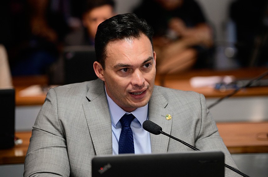 Projeto de senador do RN permite biografias sem autorização prévia