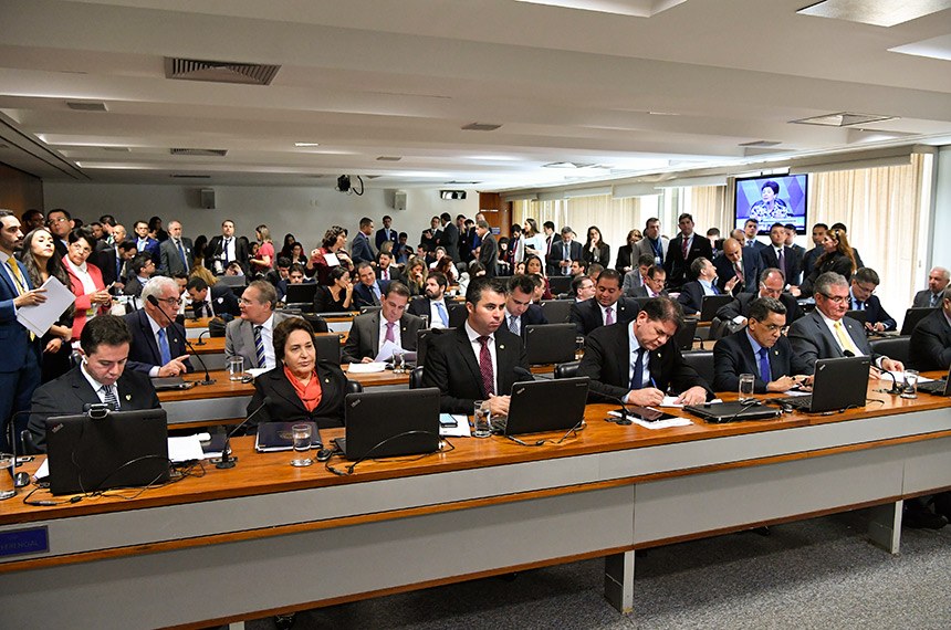 Comissão no Senado convida Dallagnol a explicar troca de mensagens com Moro