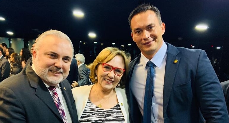 Todos os senadores do RN votam contra direito ao porte de arma dos brasileiros
