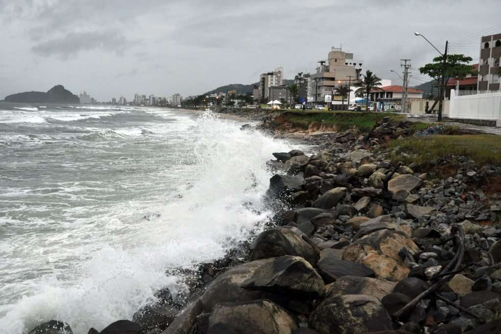 Litoral do RN pode ter ventos de até 60 km/h no feriadão, alerta Marinha