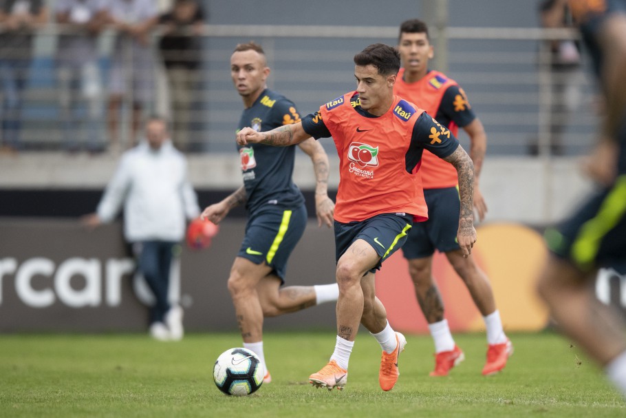 Philippe Coutinho espera um Brasil ainda mais forte contra o Paraguai