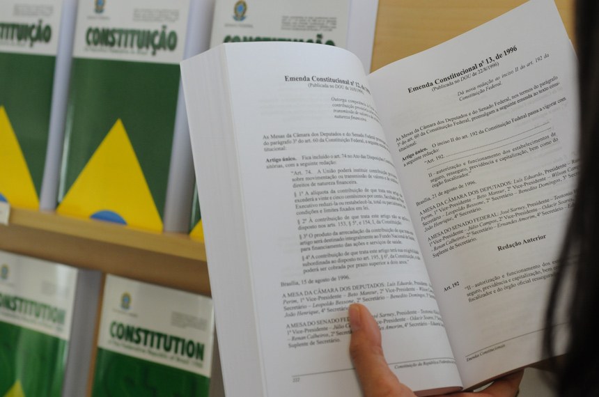 Aos 30 anos, Constituição Federal chega à 100ª emenda