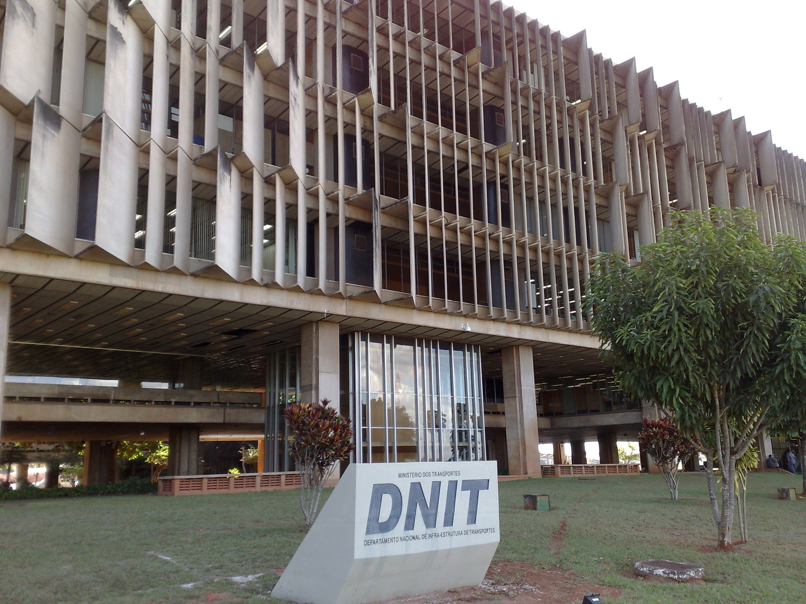 PF prende atual e ex-superintendentes do DNIT na Operação Pedágio