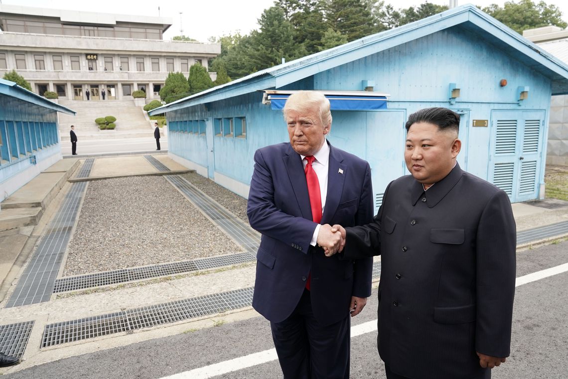 Trump é primeiro presidente americano da história a entrar na Coréia do Norte