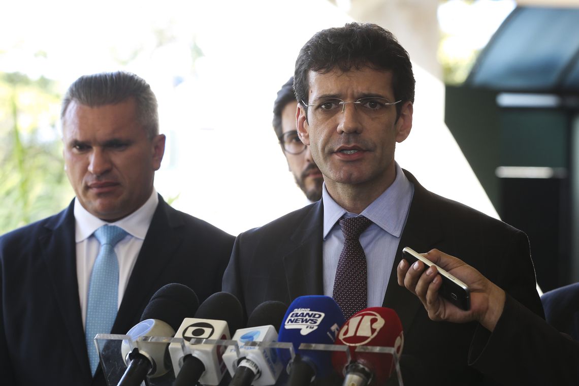 Laranjas do PSL: PF indicia 3 assessores de ministro do Turismo e 4 candidatas