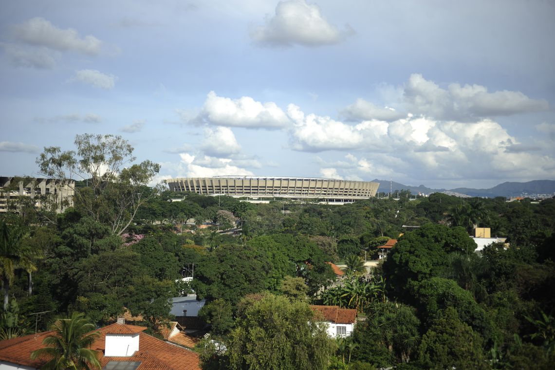 Bolsonaro e ministros assistem a jogo do Brasil no Mineirão