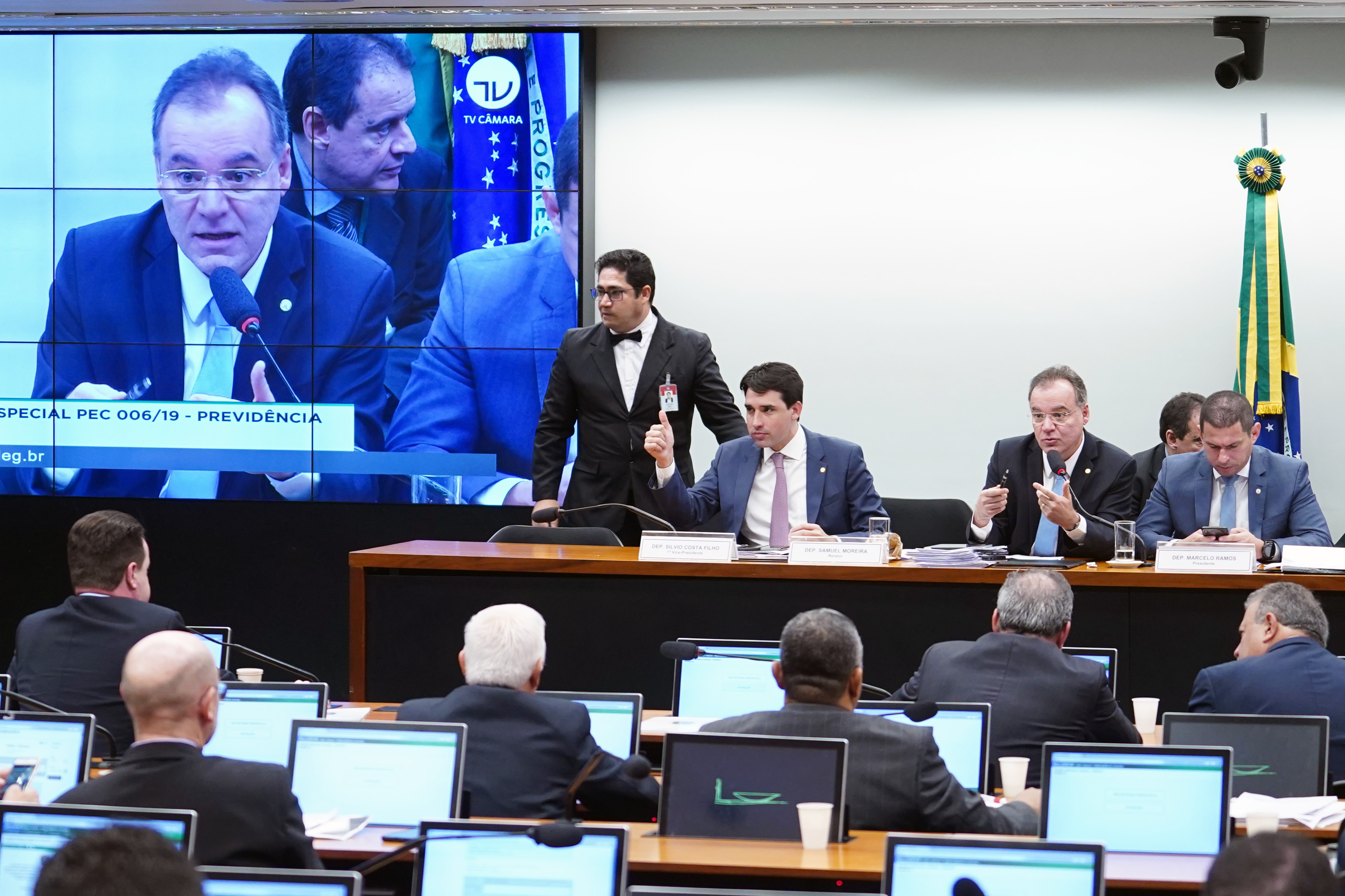 (AO VIVO) Comissão inicia votação da reforma da Previdência; assista