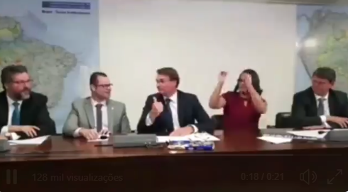 Após defender trabalho na infância, Bolsonaro relata ataques da esquerda