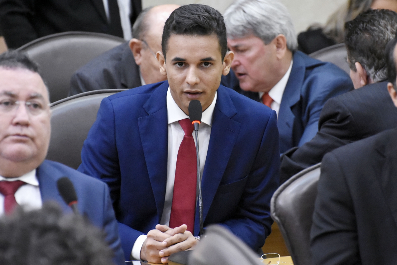 Deputado critica prazos do cronograma de convocação de PMs: "desrespeito total"