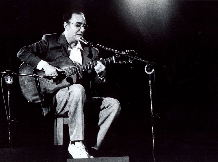Velório de João Gilberto será nesta segunda-feira no Theatro Municipal
