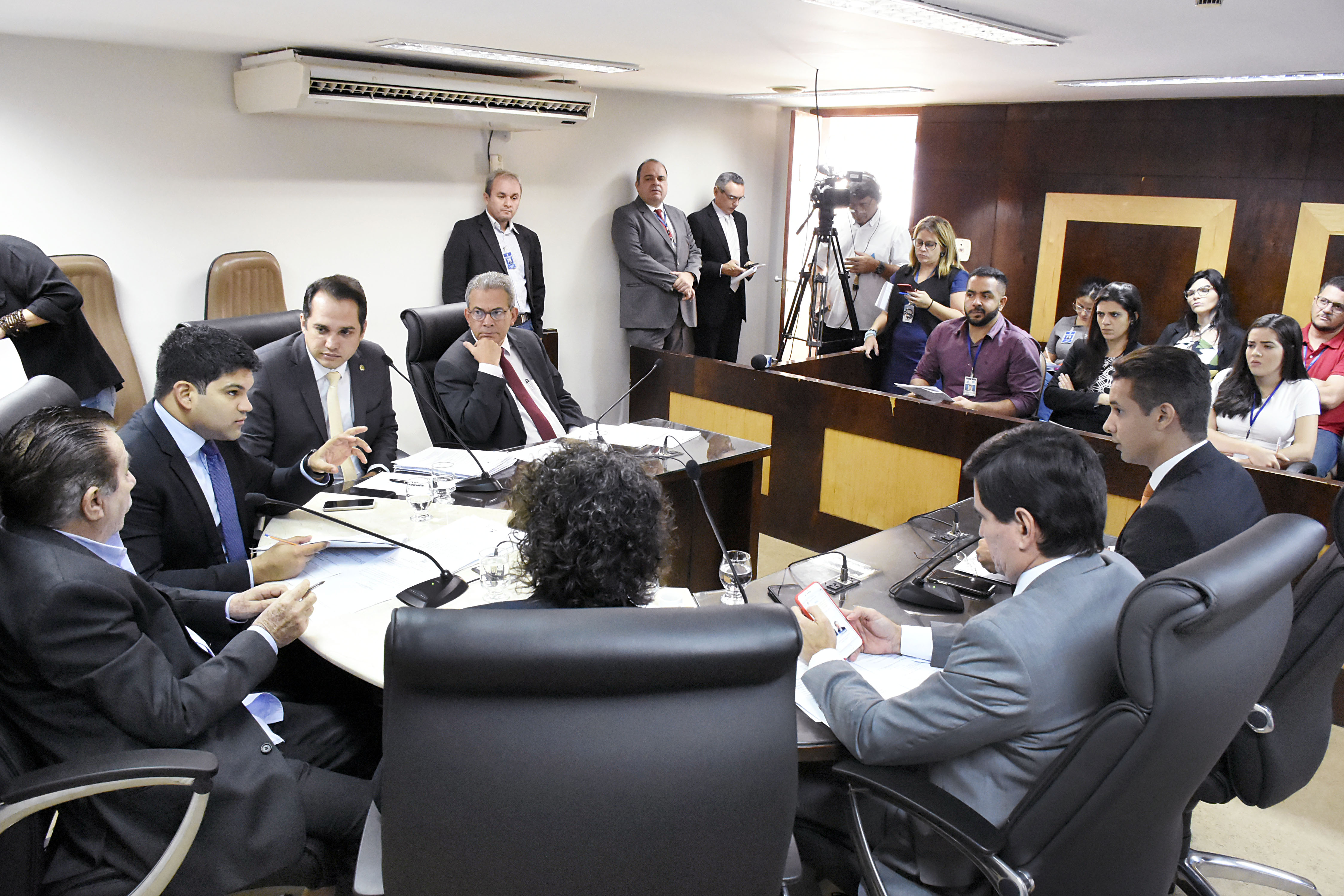 CCJ da Assembleia aprova entrega de título de cidadão potiguar a Bolsonaro