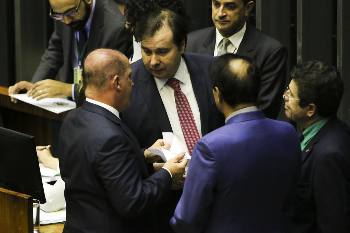 Câmara deve melhorar aposentadoria para mulheres, diz Maia